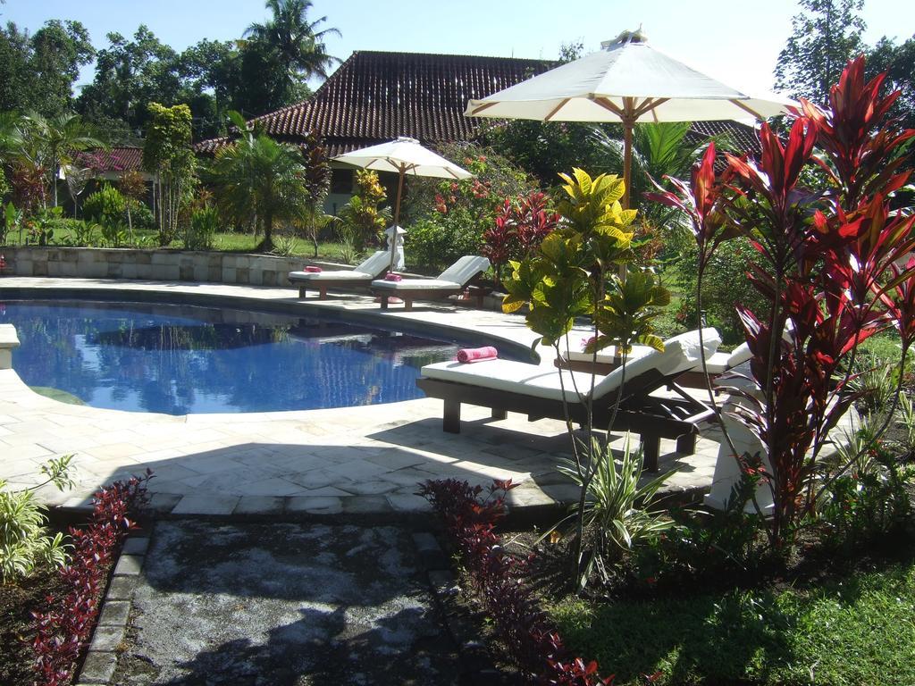 Guesthouse Rumah Senang Kalibaru Exterior photo