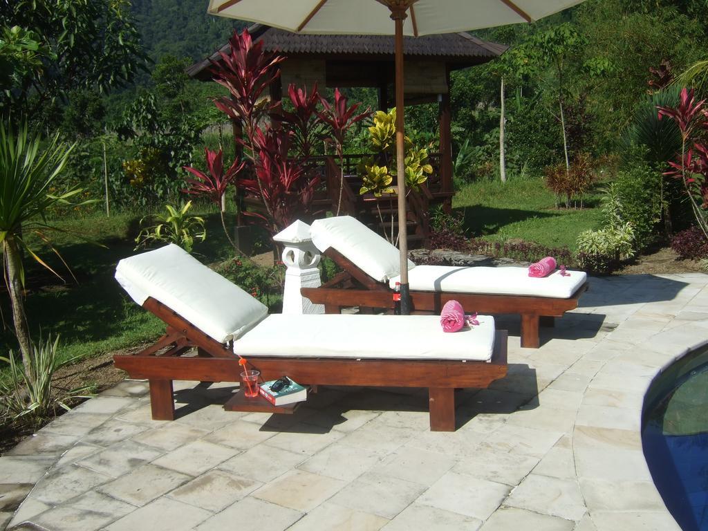 Guesthouse Rumah Senang Kalibaru Exterior photo